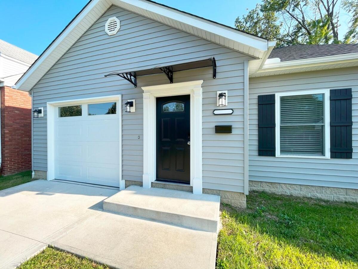 Beautiful Cozy New Build Home - Pet Friendly South Euclid Exterior photo