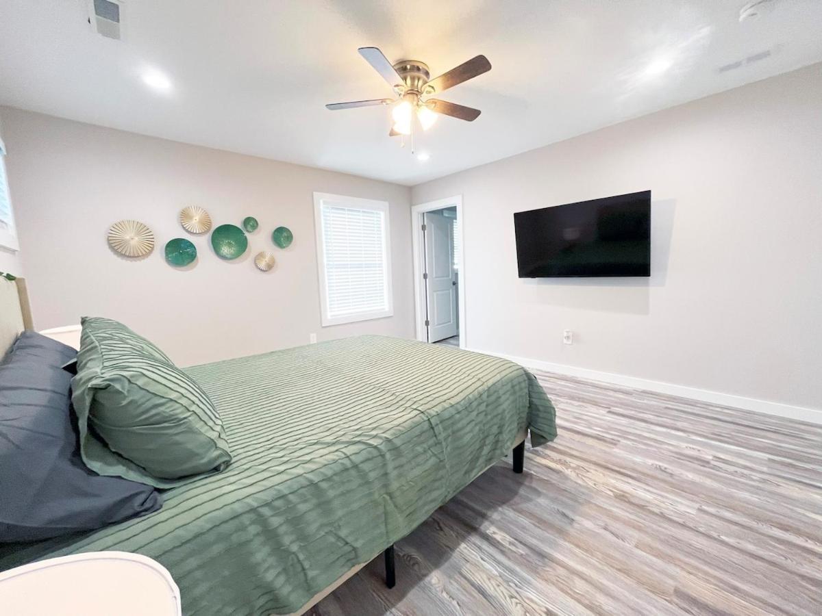 Beautiful Cozy New Build Home - Pet Friendly South Euclid Exterior photo